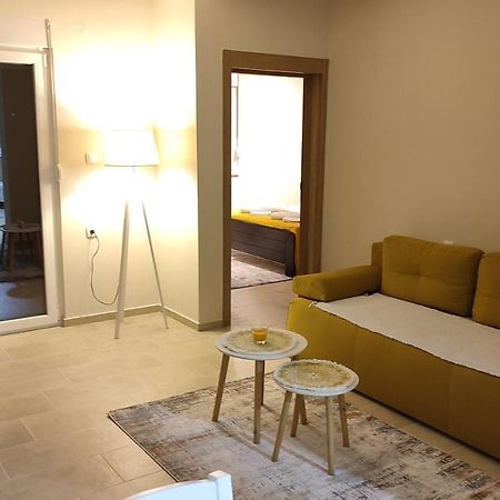 Apartman Front Šid Exterior foto